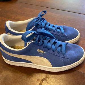 Blue Puma suede shoes womens sz 8
